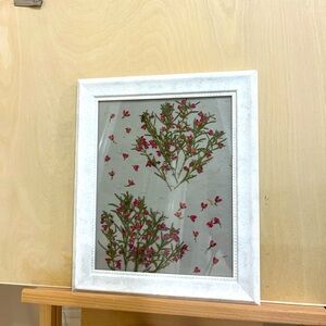 Pressed Dry Flowers in White Frame
